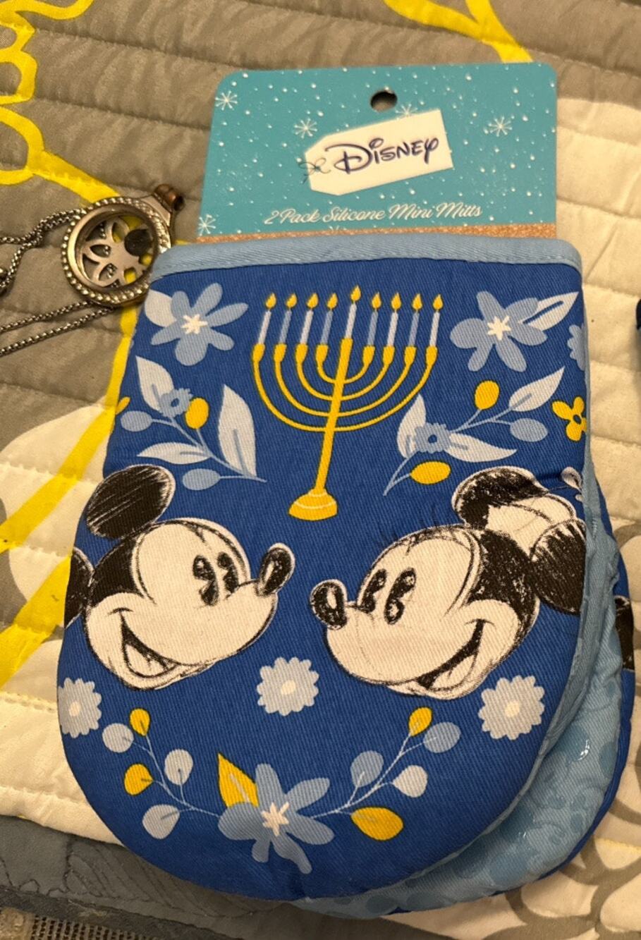 NWT Disney Mickey & Minnie Floral Happy Hanukkah 2 Pack Silicone Mini Mitts